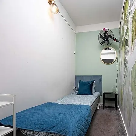 Shespace Apartrooms